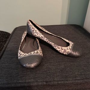 🚨LAST CHANCE: Coach Pewter/Tan leopard print/sequined flat size 6